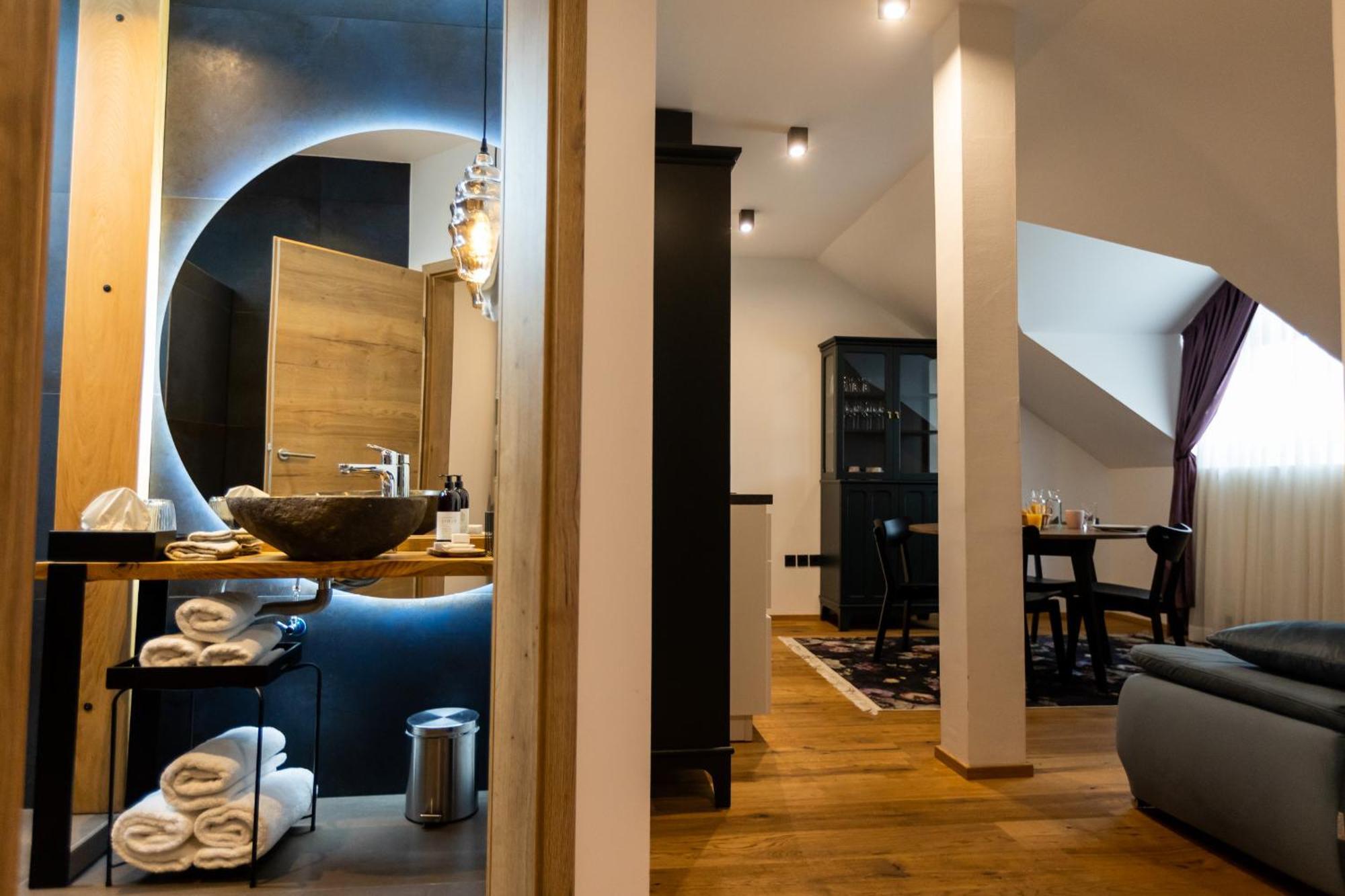Kavenija Apartmaji - Free Parking Maribor Exteriör bild