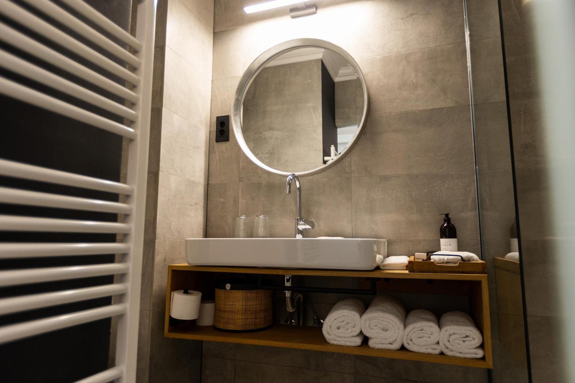 Kavenija Apartmaji - Free Parking Maribor Exteriör bild